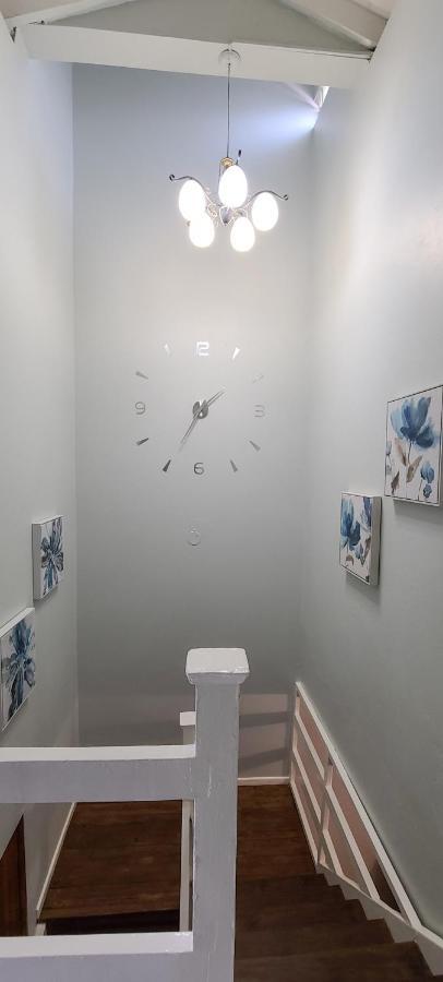 Cheerful 2 - Bedroom Townhouse With Free Parking In New Кингстон Экстерьер фото